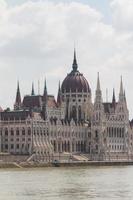 budapest, el edificio del parlamento hungría foto