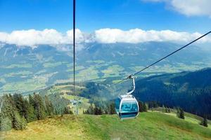 vista panorámica de los alpes del tirol austríaco en verano foto