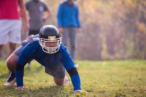 jugador de fútbol americano en acción foto