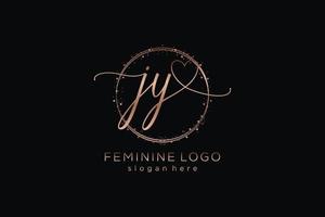 logotipo inicial de escritura a mano jy con plantilla de círculo logotipo vectorial de boda inicial, moda, floral y botánica con plantilla creativa. vector