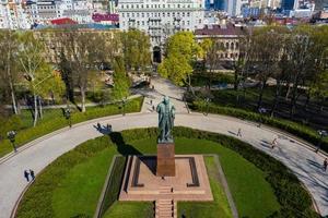 kiev Ucrania. 18 de abril de 2019. monumento taras shevchenko. vista aérea. foto