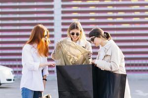 Women with shopping bags photo