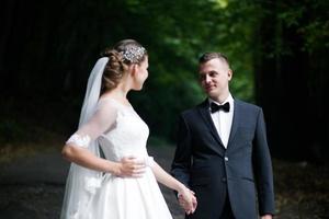 Married outdoor portrait photo