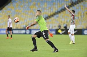 rio, brasil - 11 de abril de 2018 - portero romero en el partido entre fluminense y nacional potossi por el campeonato sulamerica en el estadio maracana foto