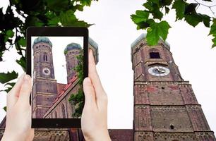 fotografías turísticas iglesia frauenkirche en munich foto