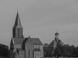 la ciudad de emmerich en el río rin foto