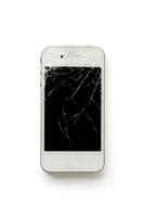 teléfonos móviles que caen hasta que la pantalla se rompe aislada en fondo blanco. foto