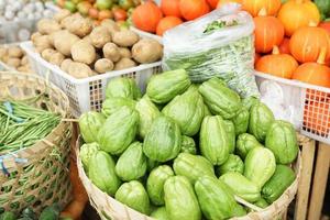 various kinds of fresh and healthy vegetables in traditional markets. colorful vegetable background photo