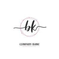 bk escritura a mano inicial y diseño de logotipo de firma con círculo. hermoso diseño de logotipo escrito a mano para moda, equipo, boda, logotipo de lujo. vector