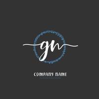 gn escritura a mano inicial y diseño de logotipo de firma con círculo. hermoso diseño de logotipo escrito a mano para moda, equipo, boda, logotipo de lujo. vector