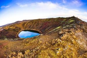 kerith o kerid, un lago de cráter volcánico ubicado en el área de grimsnes en el sur de islandia, a lo largo del círculo dorado foto