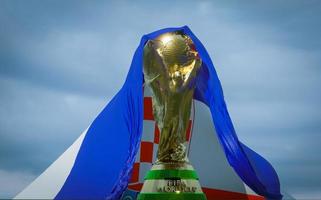 Croacia. copa mundial de la fifa con bandera croacia, ganador de la copa mundial de fútbol qatar 2022, trabajo 3d e imagen 3d, yerevan, armenia - 2022 oct 04 foto
