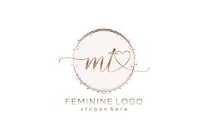 logotipo de escritura a mano mt inicial con plantilla de círculo logotipo vectorial de boda inicial, moda, floral y botánica con plantilla creativa. vector