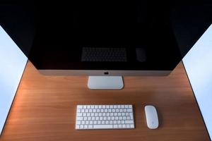 Apple appliances on the table photo