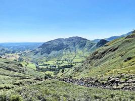 una vista del distrito de los lagos cerca de langdale foto