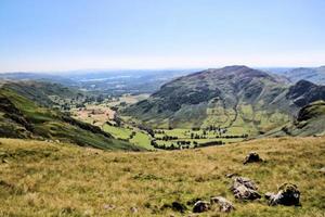 una vista del distrito de los lagos cerca de langdale foto