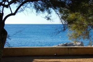 camino costero de la costa brava en la zona de s'agaro foto