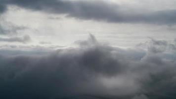 8k condensatie van vochtig vochtig lucht in wolk video