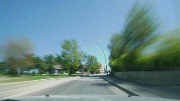 Conducción de alta velocidad de 8k en la carretera. video