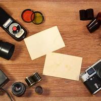 bodegón con equipo de fotografía antiguo foto