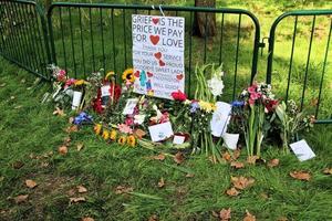 londres en el reino unido en septiembre de 2022. tributos florales a la reina en green park en londres foto