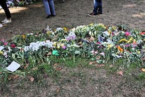 londres en el reino unido en septiembre de 2022. tributos florales a la reina en green park en londres foto