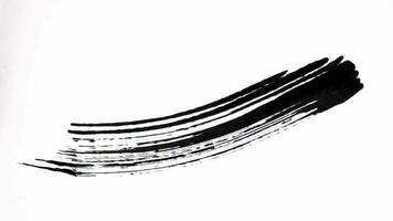 pinceladas de linha preta para sobreposição de elementos de filmagem. rímel de raspagem manual animado com tinta preta para o terço inferior e transição. video