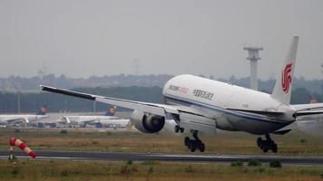 FRANKFURT AM MAIN, GERMANY JULY 20, 2017 - Air China Cargo Boeing 777 B 2095 approaching before landing at 25L. Fraport, Frankfurt, Germany video