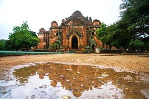 templo dhammayangyi, el templo budista más grande y ancho de bagan, región de mandalay, myanmar foto