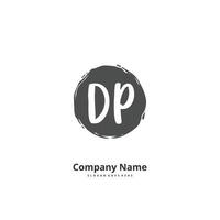 dp dp escritura a mano inicial y diseño de logotipo de firma con círculo. hermoso diseño de logotipo escrito a mano para moda, equipo, boda, logotipo de lujo. vector