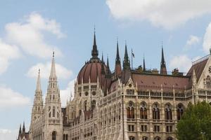 edificio del parlamento de budapest foto