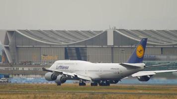 FRANKFURT AM MAIN, GERMANY JULY 20, 2017 - Lufthansa Boeing 747 D ABYC accelerate before take off at runway 25C. Fraport, Frankfurt, Germany video