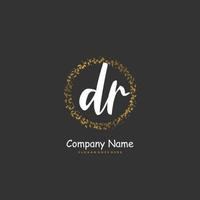 dr escritura a mano inicial y diseño de logotipo de firma con círculo. hermoso diseño de logotipo escrito a mano para moda, equipo, boda, logotipo de lujo. vector