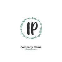 escritura inicial ip y diseño de logotipo de firma con círculo. hermoso diseño de logotipo escrito a mano para moda, equipo, boda, logotipo de lujo. vector