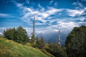 repetidor de antenas ethernet en las colinas foto