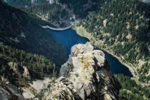 presa de montaña en los alpes foto