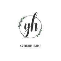 yh escritura a mano inicial y diseño de logotipo de firma con círculo. hermoso diseño de logotipo escrito a mano para moda, equipo, boda, logotipo de lujo. vector