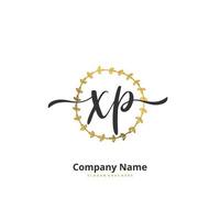 xp escritura a mano inicial y diseño de logotipo de firma con círculo. hermoso diseño de logotipo escrito a mano para moda, equipo, boda, logotipo de lujo. vector