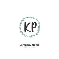 kp escritura a mano inicial y diseño de logotipo de firma con círculo. hermoso diseño de logotipo escrito a mano para moda, equipo, boda, logotipo de lujo. vector