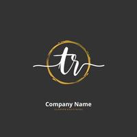 tr escritura a mano inicial y diseño de logotipo de firma con círculo. hermoso diseño de logotipo escrito a mano para moda, equipo, boda, logotipo de lujo. vector