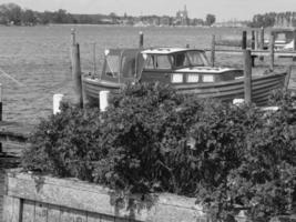 la ciudad de kappeln en el río schlei foto