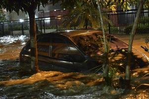 inundación en la ciudad de río de janeiro foto