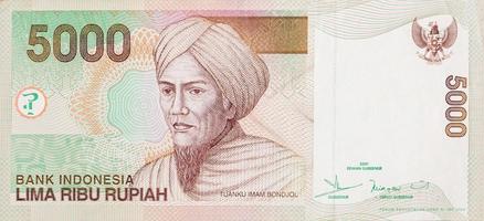 retrato de bondjol - líder religioso minangkabau en indonesia 5000 rupias 2001 billete de banco foto