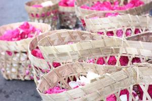 Roses in baskets are usually for grave pilgrimage purposes photo