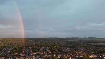 schöne dramatische wolken über luton city of england uk video