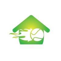 Combinación de logo de vector tenis y bienes raíces. juego y símbolo o icono de la casa.
