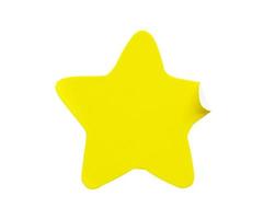 etiqueta adhesiva de papel con forma de estrella amarilla aislada sobre fondo blanco foto