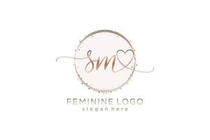 logotipo inicial de escritura a mano sm con plantilla de círculo logotipo vectorial de boda inicial, moda, floral y botánica con plantilla creativa. vector