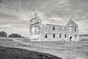 castillo de visingsborg en suecia en la isla de visingsoe en el lago vaetterm. ruina foto