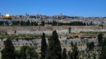 una vista de jerusalén desde el monte de los olivos foto